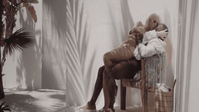 Làm tình cùng em ở phía sau nhà - aeartmbg.sbs